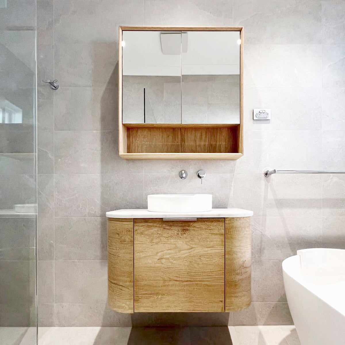 OTTI BONDI NATURAL OAK 750MM CURVE WALL HUNG VANITY