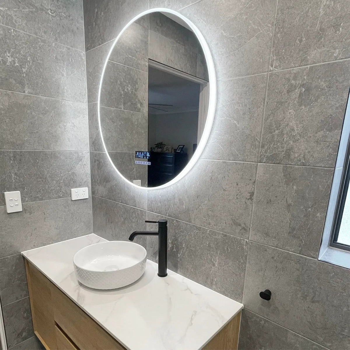 OTTI BRONTE LED MIRROR ROUND 800X800MM WITH BLUETOOTH SPEAKER